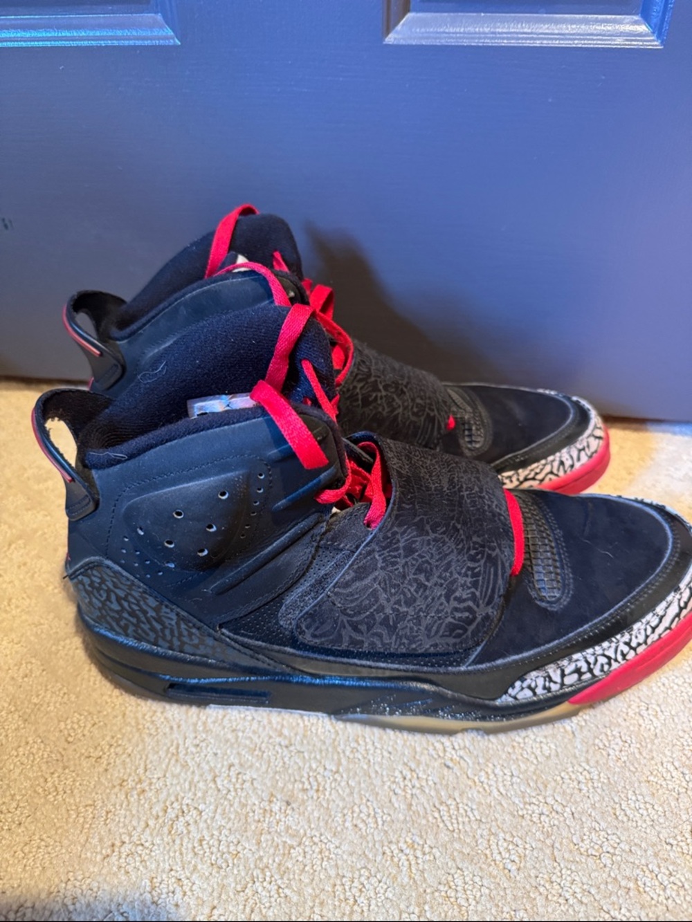 Jordan Men's Black and Red Athletic Shoes